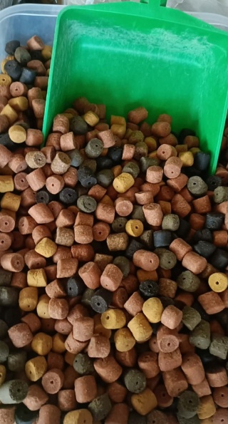 Pellet MIX ZAPACHÓW I SMAKÓW 1 kg, 18 mm