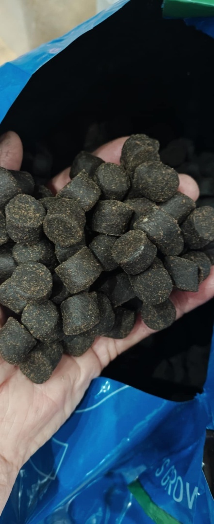 Pellet wysoko białkowy z mączką rybną 1kg, 11 mm